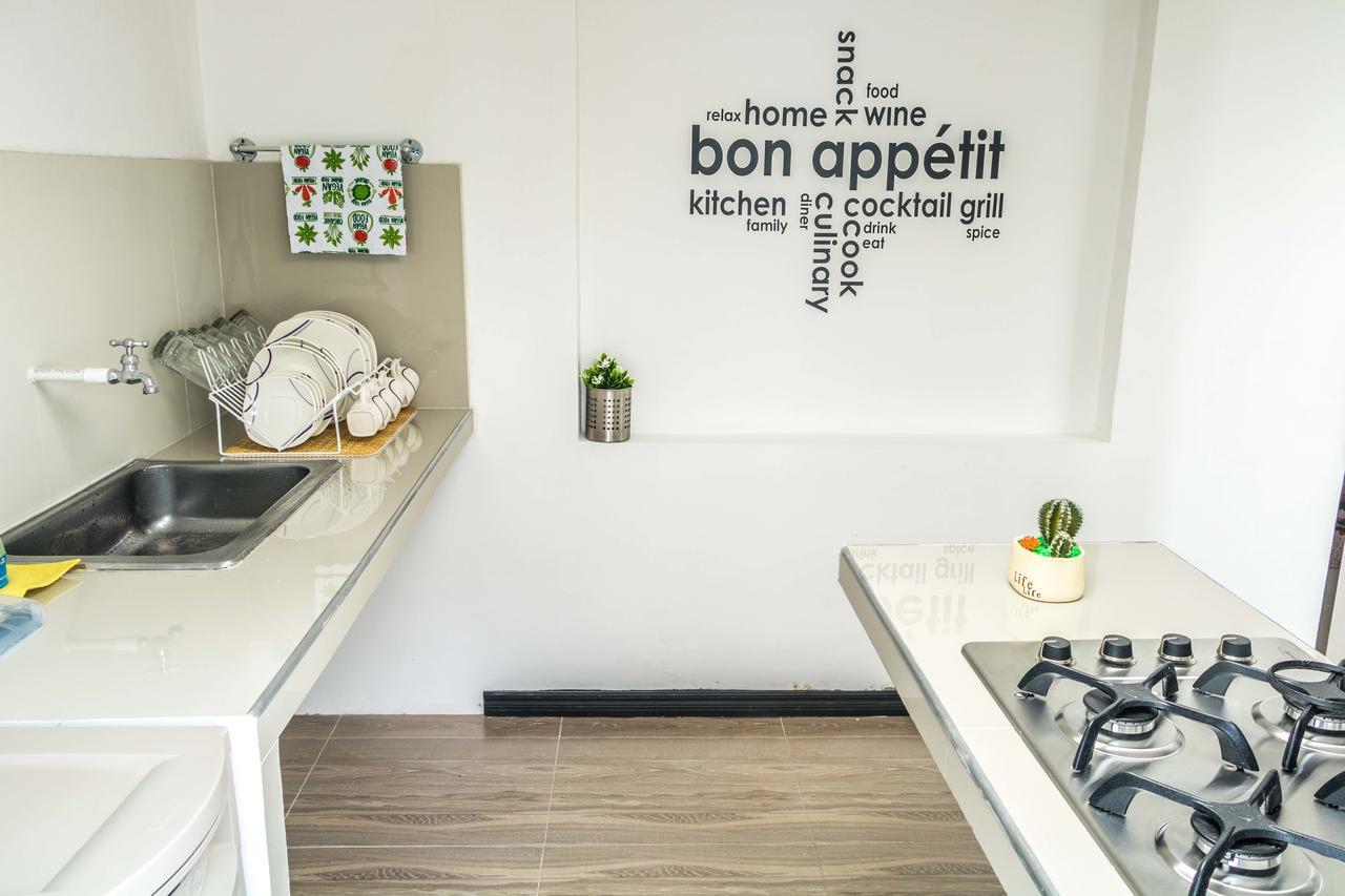 Mansion Blanca Apartment อิปิอาเลส ภายนอก รูปภาพ
