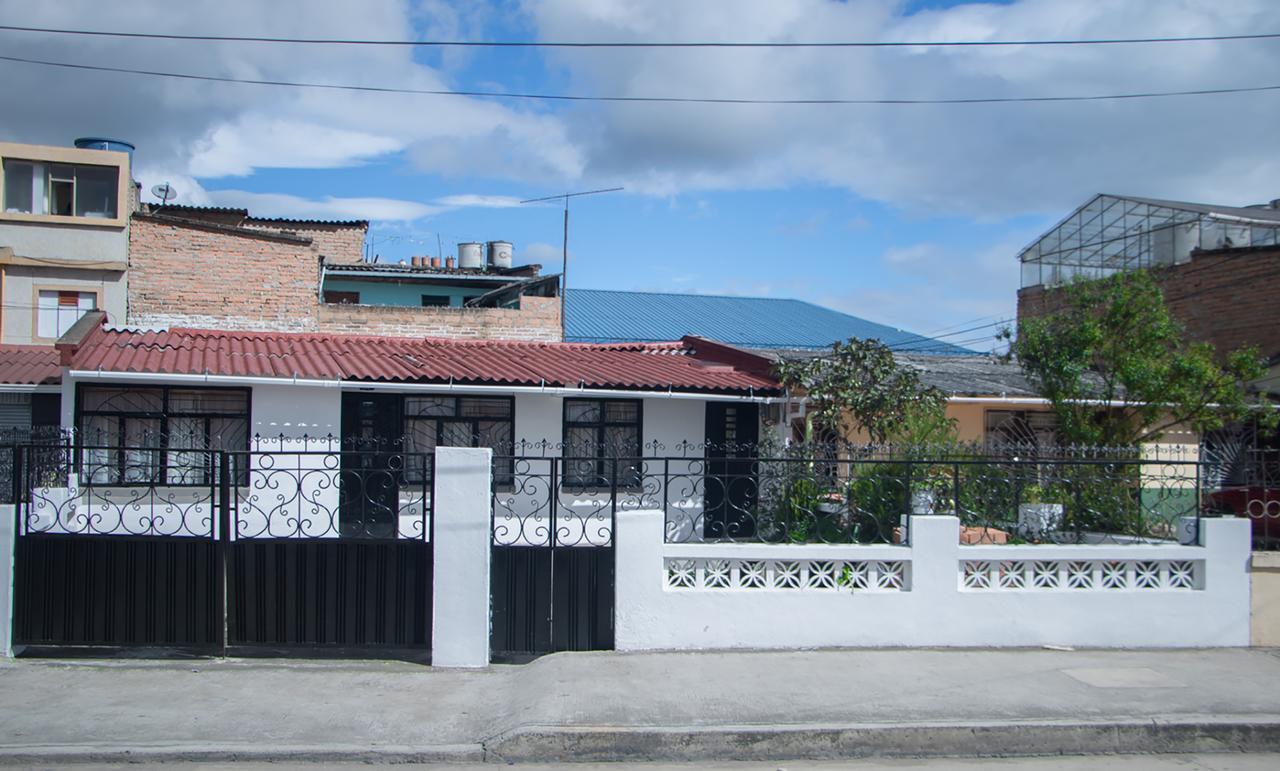 Mansion Blanca Apartment อิปิอาเลส ภายนอก รูปภาพ