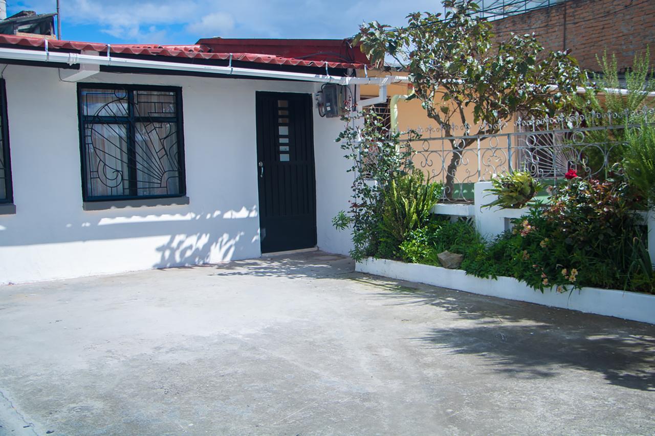 Mansion Blanca Apartment อิปิอาเลส ภายนอก รูปภาพ